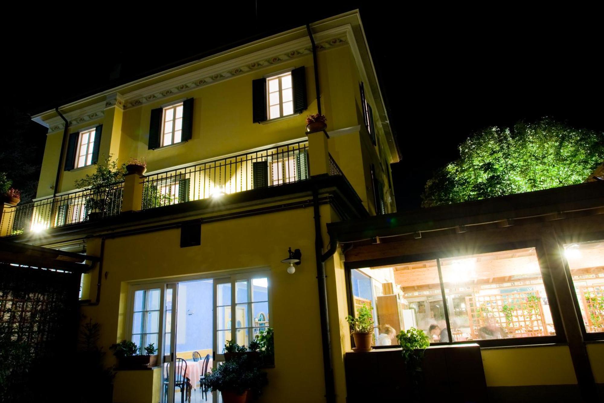 Albergo Ristorante Grigna مانديلو ديل لاريو المظهر الخارجي الصورة